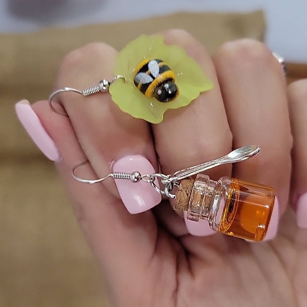Honey Jar & Bee Drop Earrings - Picture 6 of 6